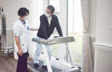 理学療法士によるリハビリ２